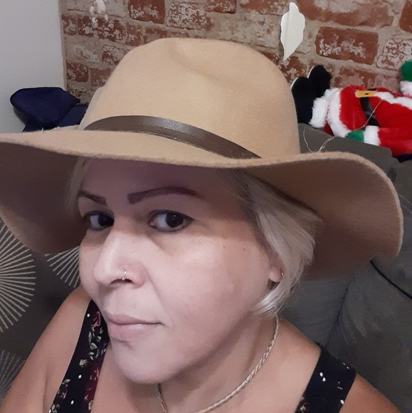 Meet your Posher, Nadimar - Picture 1 of 1